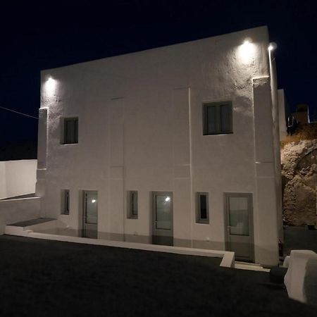 Fira Center Freedom Rooms Exterior photo