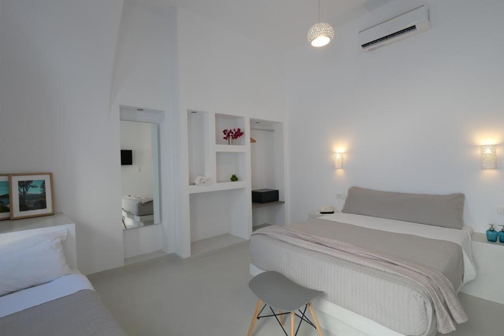 Fira Center Freedom Rooms Exterior photo