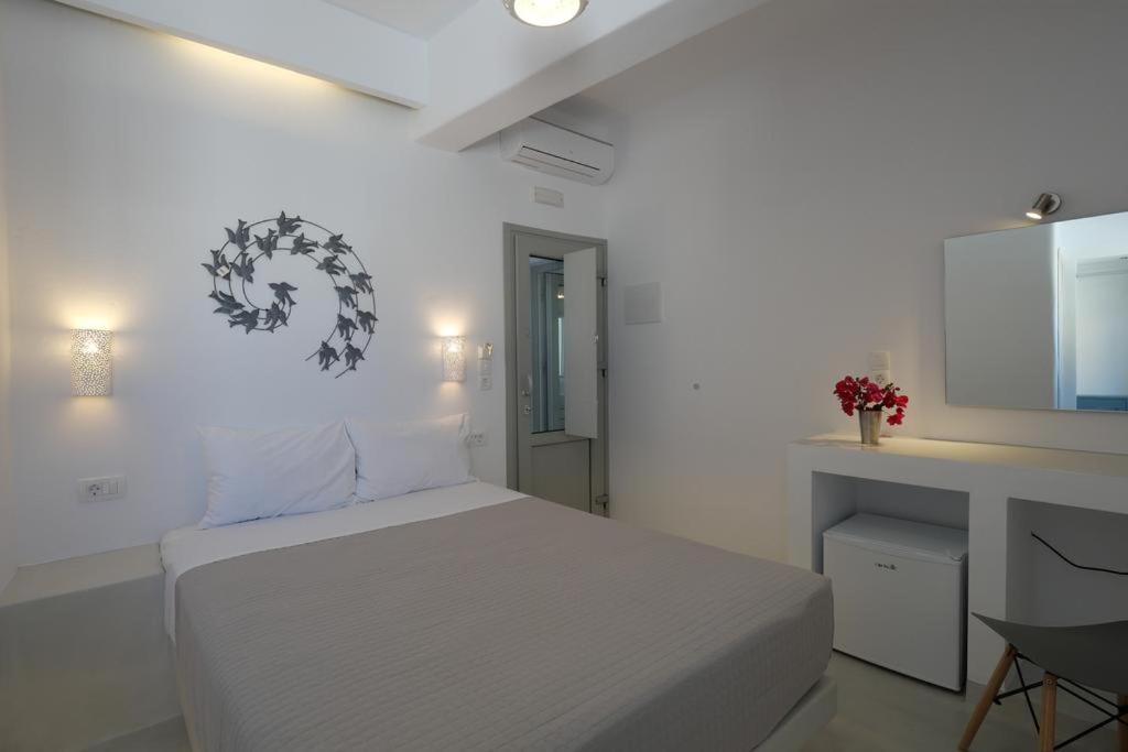 Fira Center Freedom Rooms Exterior photo